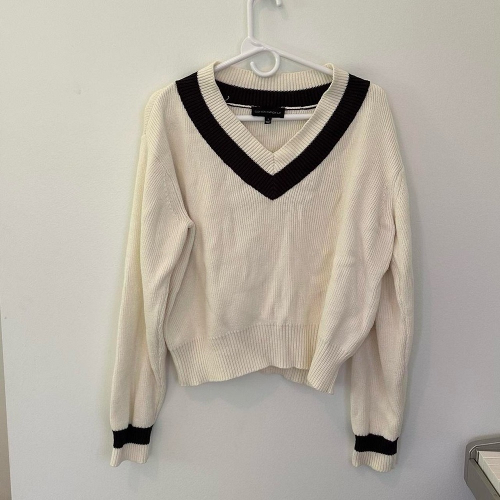 Tennis sweater